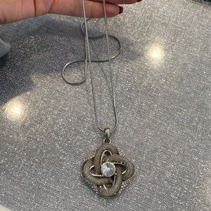 long adjustable flower necklace